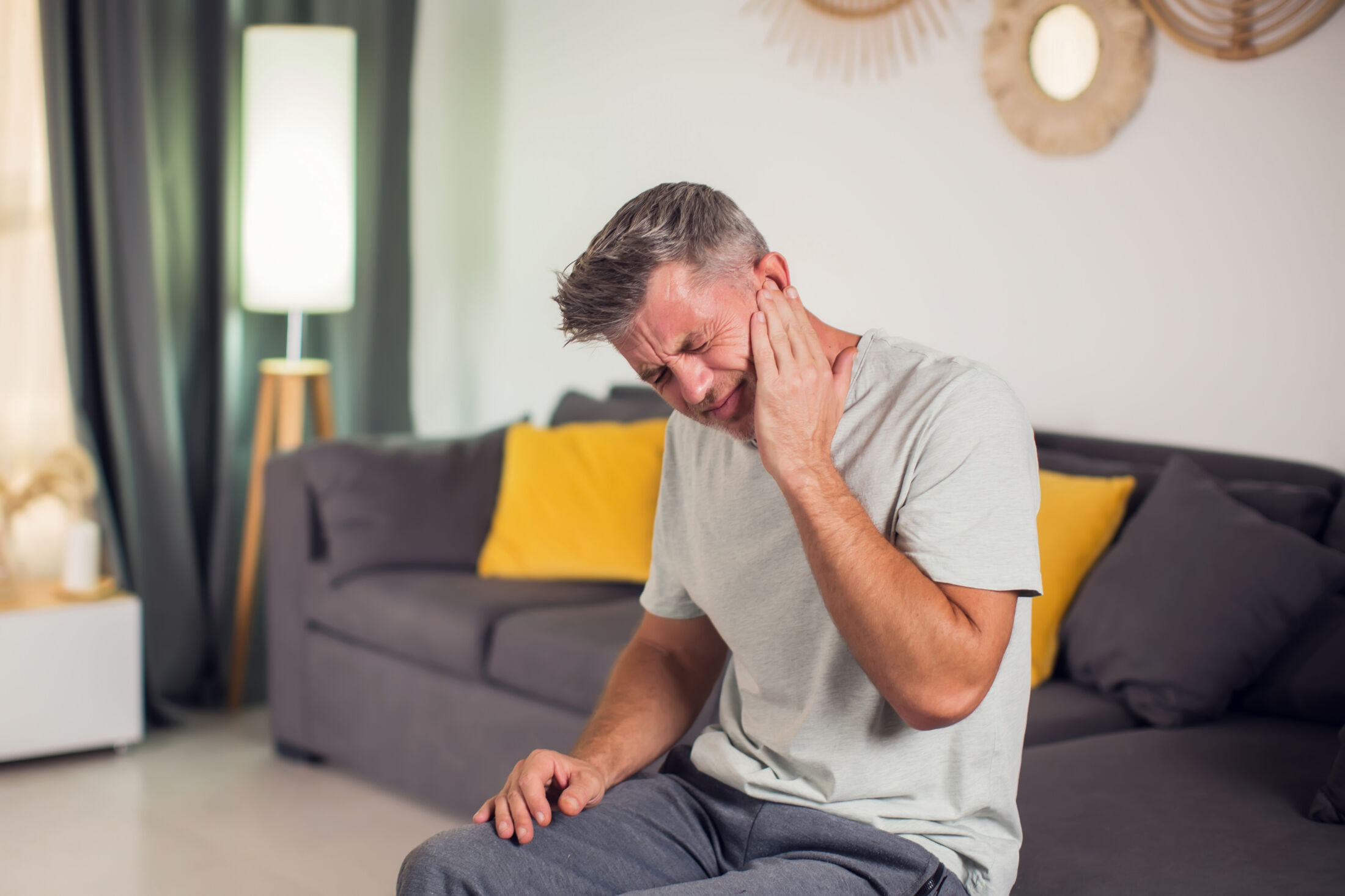 What to Do When a Dental Crown Falls Out or Cracks