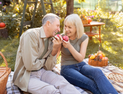 How to Eat Comfortably With New Dentures