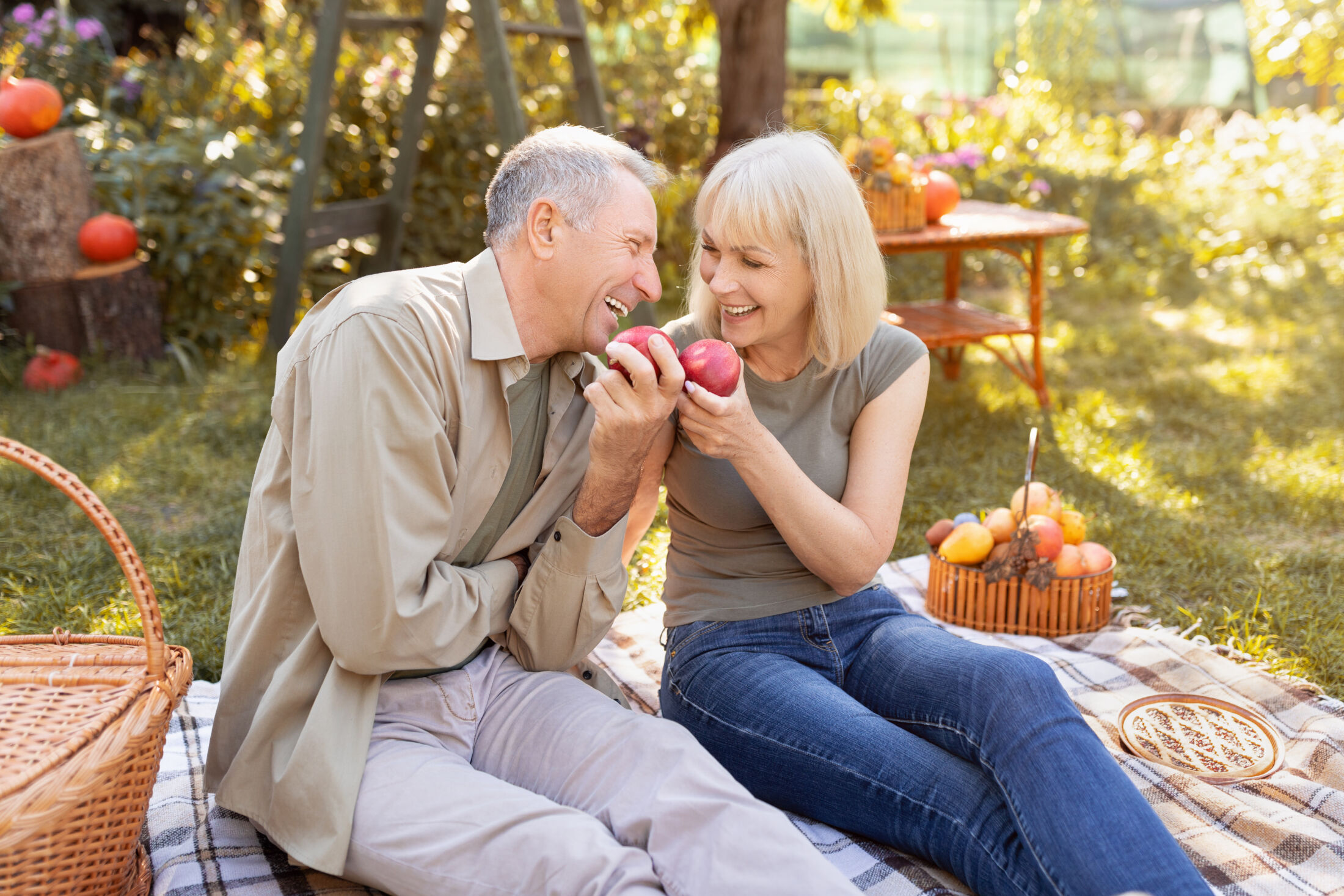 How to Eat Comfortably With New Dentures